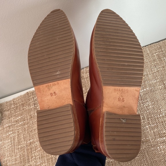 Nisolo Everyday Chelsea Boot - Picture 9 of 9